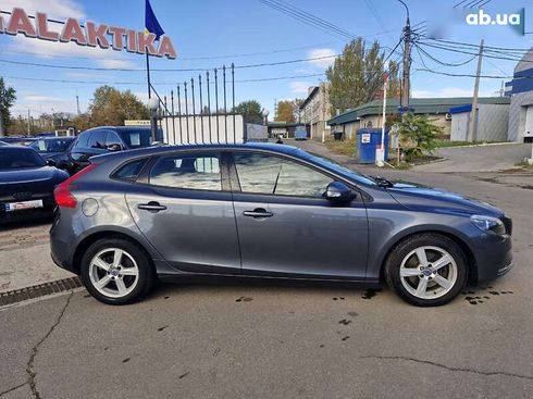 Volvo V40 2014 - фото 7