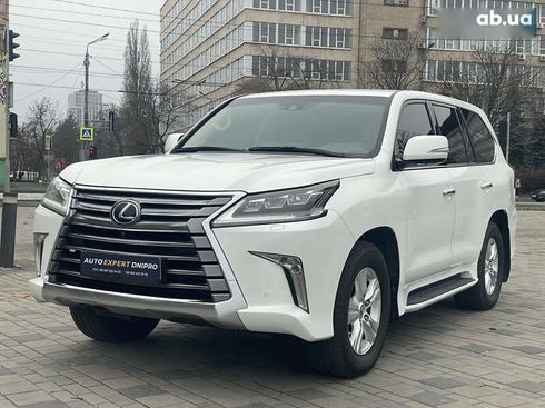 Lexus LX 2017 - фото 2