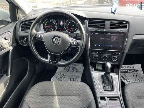 Volkswagen e-Golf 2019 - фото 19