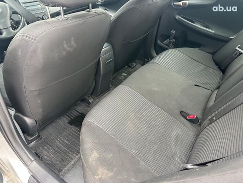 Toyota Corolla 2009 серый - фото 12