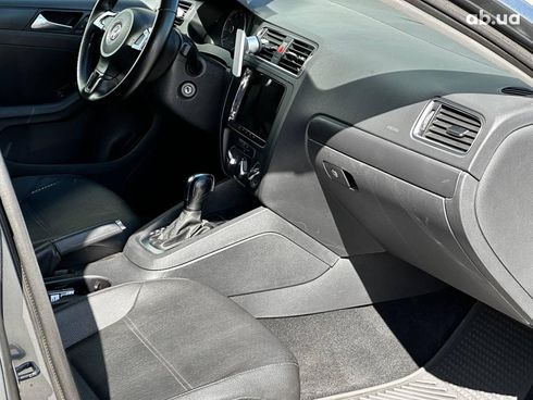 Volkswagen Jetta 2012 серый - фото 13
