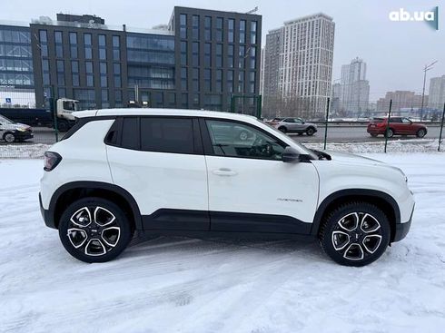 Jeep Avenger 2024 - фото 28