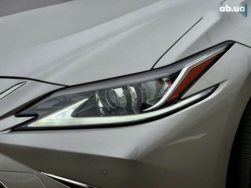 Lexus ES 2020 - фото 2