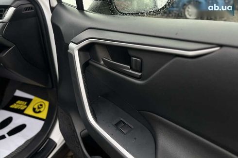 Toyota RAV4 2019 - фото 10