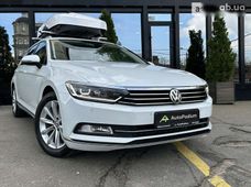 Продаж вживаних Volkswagen Passat 2017 року - купити на Автобазарі