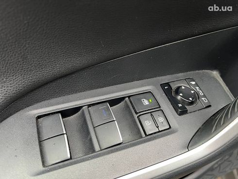 Toyota RAV4 2019 серый - фото 17
