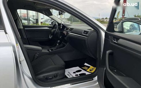 Skoda Superb 2018 - фото 24