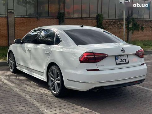 Volkswagen Passat 2017 - фото 24