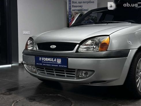 Ford Fiesta 2000 - фото 17