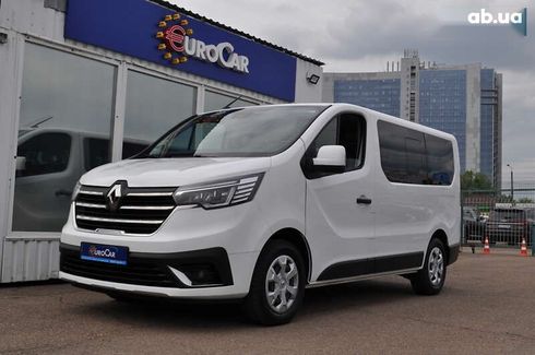 Renault Trafic 2021 - фото 9