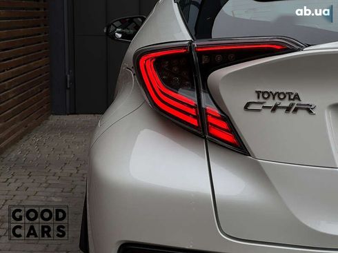 Toyota C-HR 2018 - фото 11