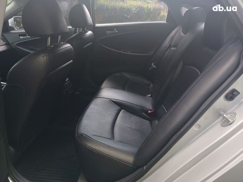 Hyundai Sonata 2015 серый - фото 19