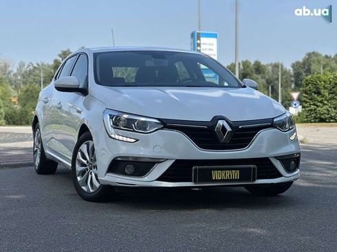 Renault Megane 2018 - фото 9