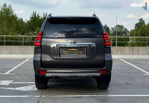 Toyota Land Cruiser Prado 2019 - фото 14