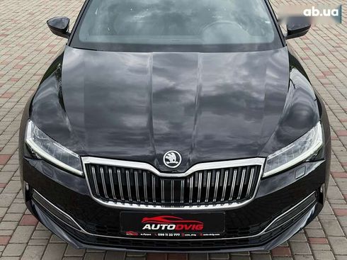 Skoda Superb 2021 - фото 11