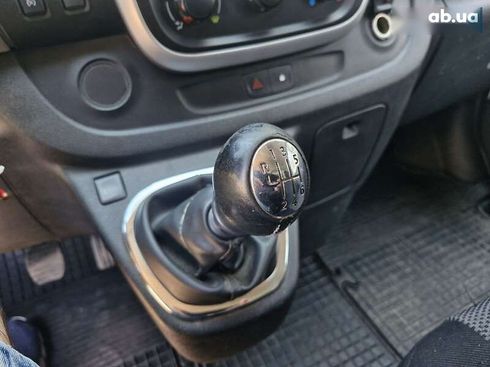 Renault Trafic 2019 - фото 19