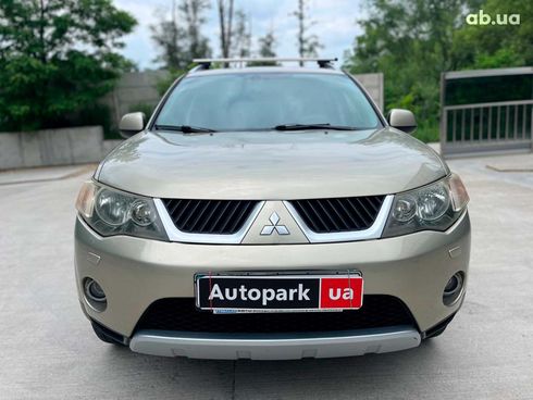 Mitsubishi Outlander XL 2009 бежевый - фото 10