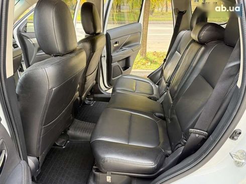 Mitsubishi Outlander 2015 - фото 23