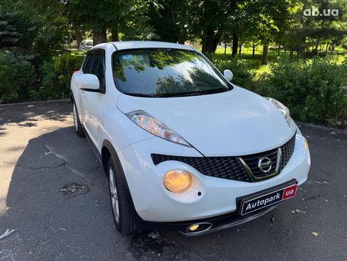 Nissan Juke 2011 белый - фото 3