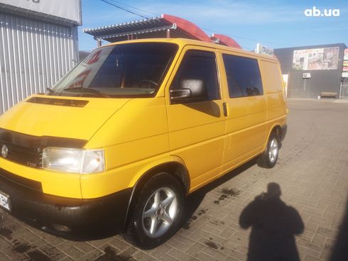 Volkswagen Transporter 2001 желтый - фото 14