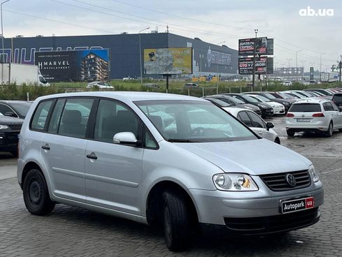 Volkswagen Touran 2005 серый - фото 3