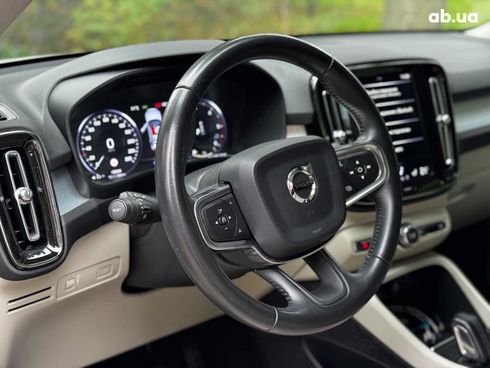 Volvo XC40 2018 белый - фото 16