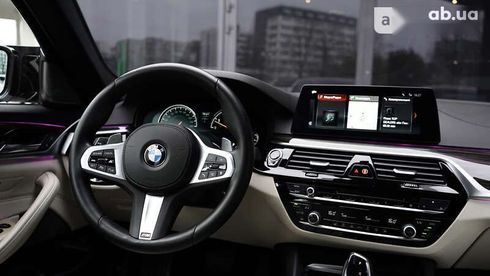 BMW 5 серия 2017 - фото 30