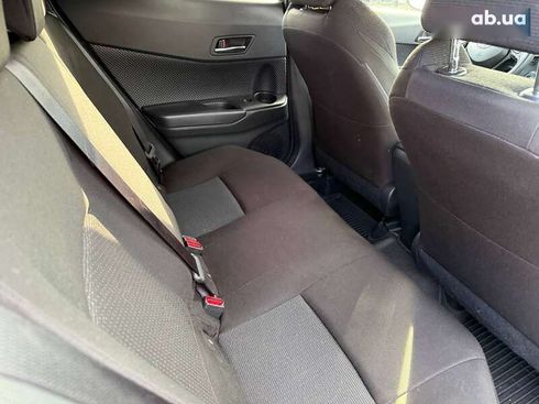 Toyota C-HR 2019 - фото 29