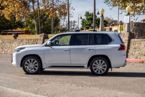 Lexus LX 2016 белый - фото 4