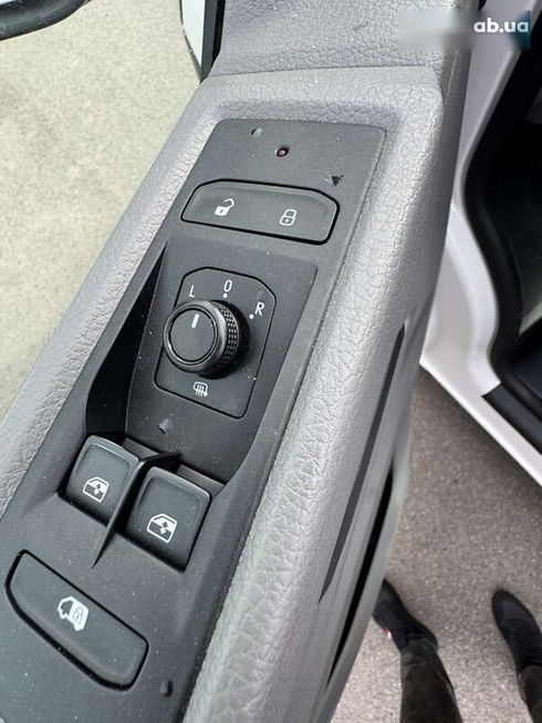 Volkswagen Transporter 2021 - фото 16