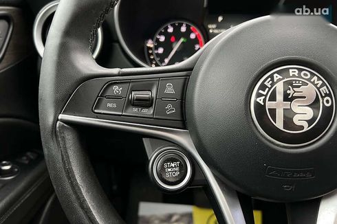 Alfa Romeo Stelvio 2017 - фото 12