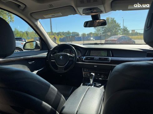 BMW 5 серия 2017 серый - фото 46