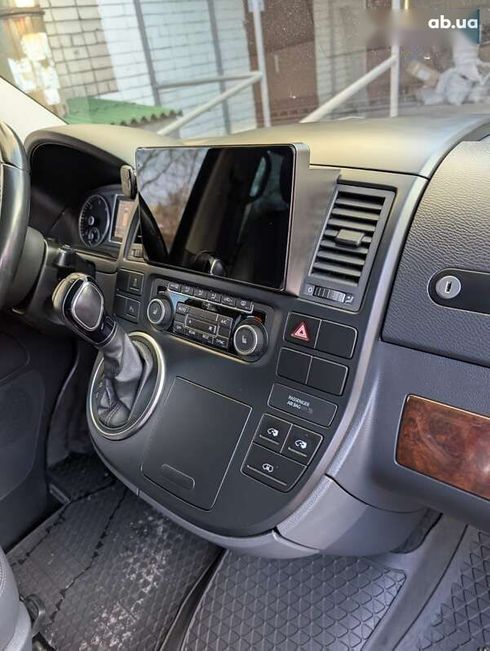 Volkswagen Multivan 2013 - фото 17