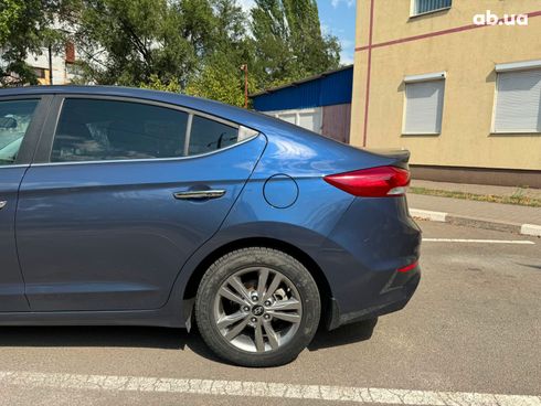 Hyundai Elantra 2018 синий - фото 11