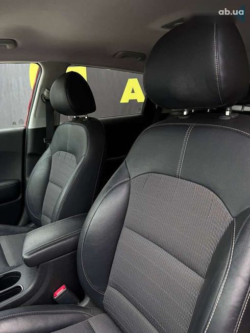Kia Niro 2017 - фото 8