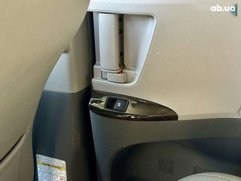 Toyota Sienna 2015 - фото 14