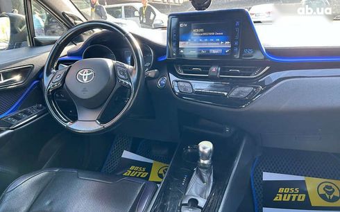 Toyota C-HR 2016 - фото 15