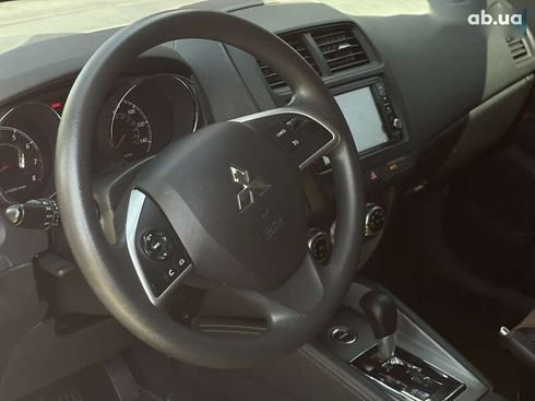 Mitsubishi Outlander 2020 - фото 19