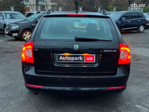 Skoda Octavia 2011 черный - фото 7