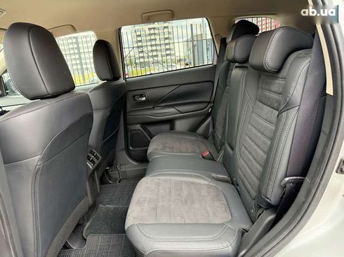 Mitsubishi Outlander 2023 - фото 21