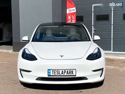 Tesla Model 3 2020 - фото 2