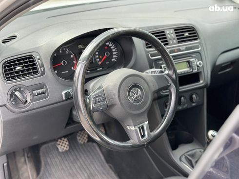Volkswagen Polo 2009 белый - фото 11