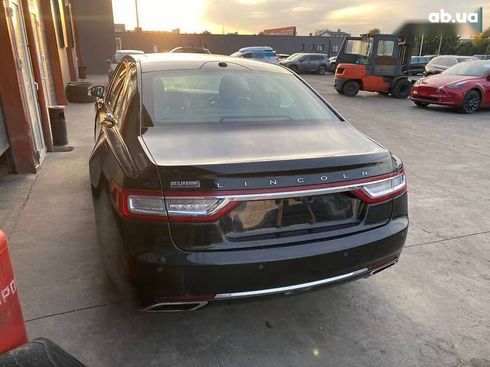 Lincoln Continental 2017 - фото 4