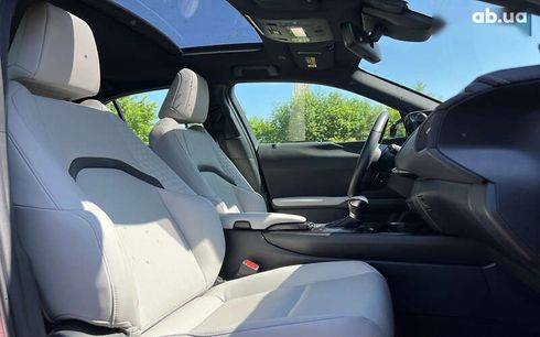 Lexus UX 2021 - фото 9