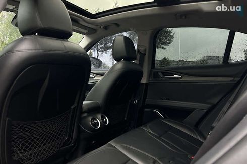 Alfa Romeo Stelvio 2017 - фото 26