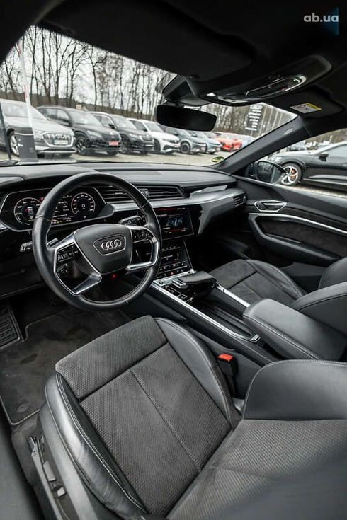 Audi E-Tron 2021 - фото 10