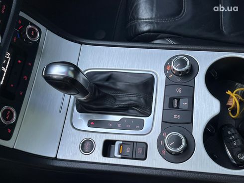 Volkswagen Touareg 2011 черный - фото 109