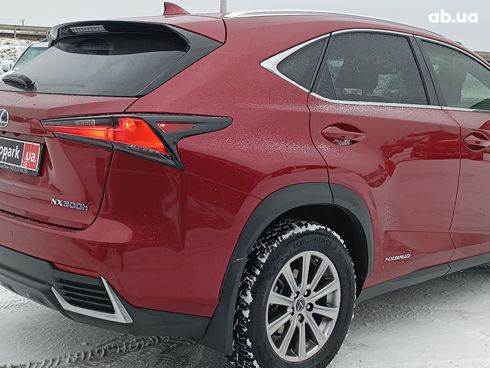 Lexus NX 2020 красный - фото 13