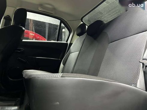 Renault Logan 2015 - фото 15