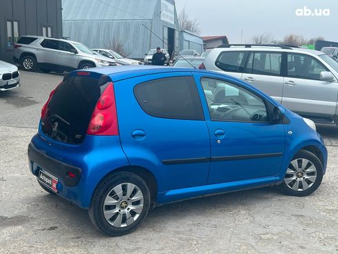 Peugeot 107 2011 синий - фото 10
